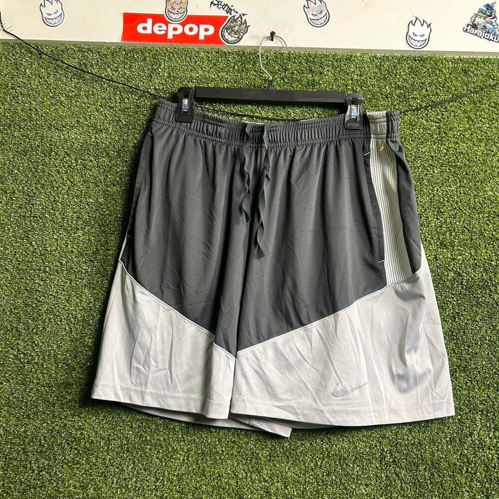 Nike Men's Grey and Black Shorts
